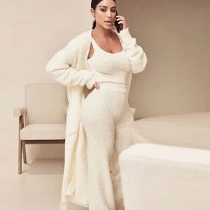 Skims L/XL White Lounge Set